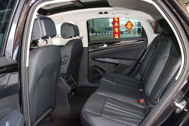 Certificated Pre-Owned FAW-Volkswagen Passat 2024 Outstanding Edition 380TSI Starry Dragon Glory Edition - u22369472