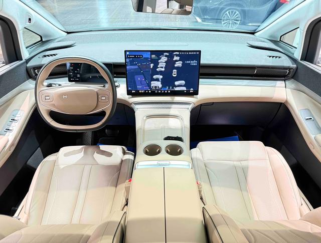 سيارة XPENG X9 2024 640 4WD عالية الأداء Max-u22017937 مستعملة معتمدة