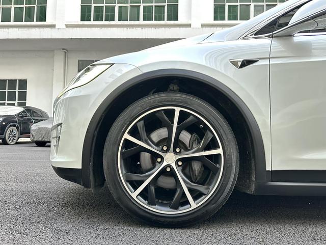 Pre-Owned Tesla Model X 2016 90D