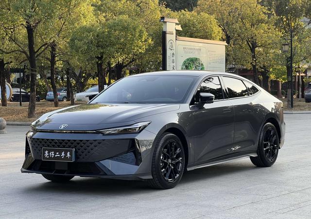 Certificated Pre-Owned Changan UNI-V 2024 1.5T Premium Edition - u22372079