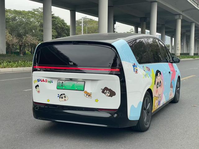 Certificated Pre-Owned Li Auto MEGA 2025 Home Special Edition for Families -u22528478