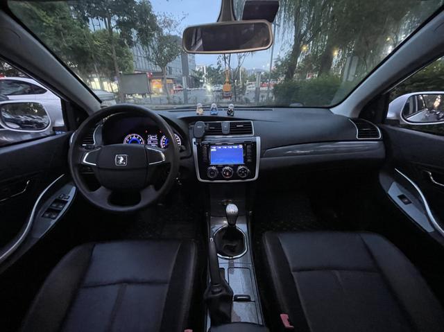 سيارة زوتي Z300 موديل 2016، سعة 1.5 لتر، ناقل حركة يدوي، إصدار فاخر، معتمدة ومستعملة - u21826891