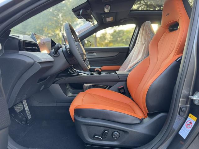 Certificated Pre-Owned Changan UNI-V 2025 Edition 3rd Generation 1.5T 500Bar Premium Sporty Model - u22396966