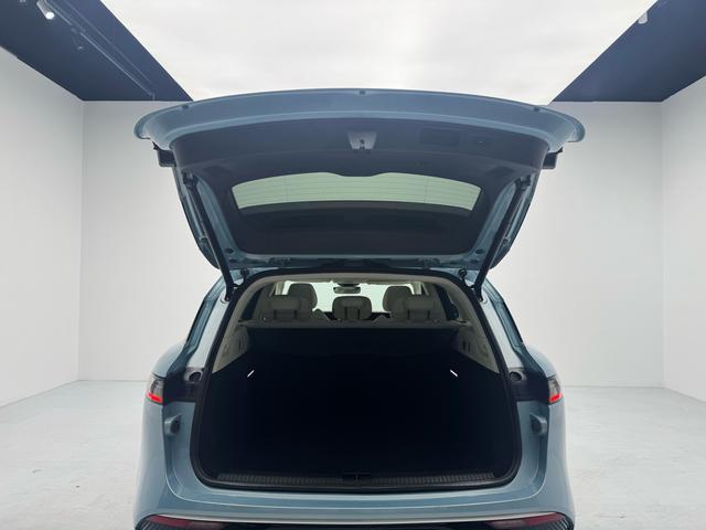 Certificated Pre-Owned VOYAH FREE 2021 AWD Standard Extended Range Exclusive Luxury Package -u22629636
