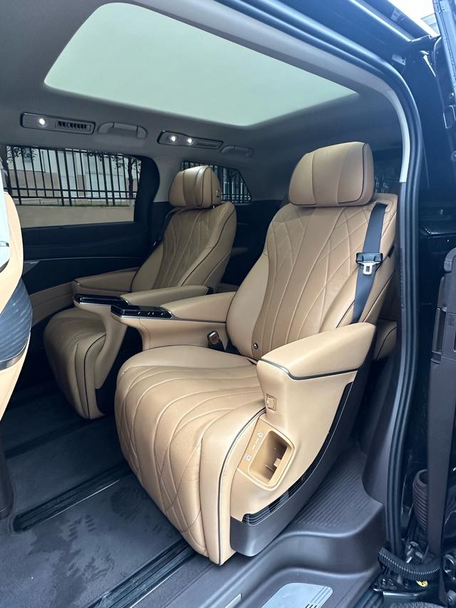 Certificated Pre-Owned Denza D9 DM 2025 Intelligent Driving Edition 1020 Four-Wheel Drive Premium Version -u22554158