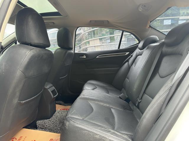 Citroën C4L 2013 1.8L Automatique Édition Plaisir d'occasion certifiée - u19310363