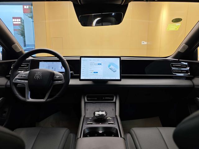 Certificated Pre-Owned BYD Qin L DM 2025 Intelligent Driving Edition DM-i 120KM Beyond Model -u22637246