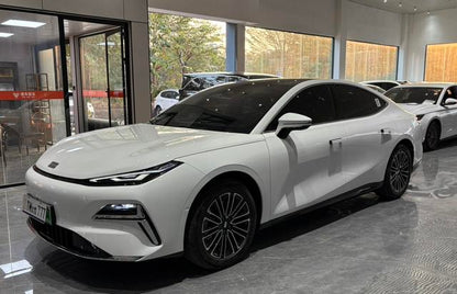 Certificated Pre-Owned Geely Galaxy Xingyao 8 PHEV 2025 Edition 130km EM-i Premium Version -u22763859