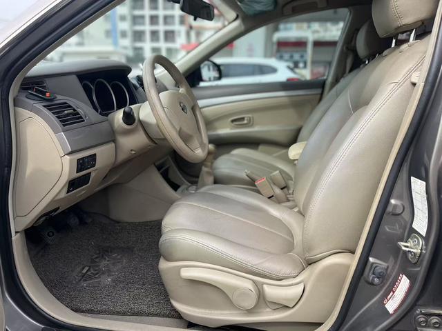 Certificated Pre-Owned Dongfeng Nissan Sylphy 2012 Classic 1.6XE Manual Comfort Edition - u22114443
