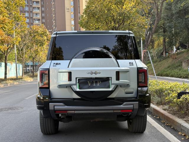 Certificated Pre-Owned Formula Leopard 8 2025 Brave and Wise Flagship Edition 7-Seater -u22495275