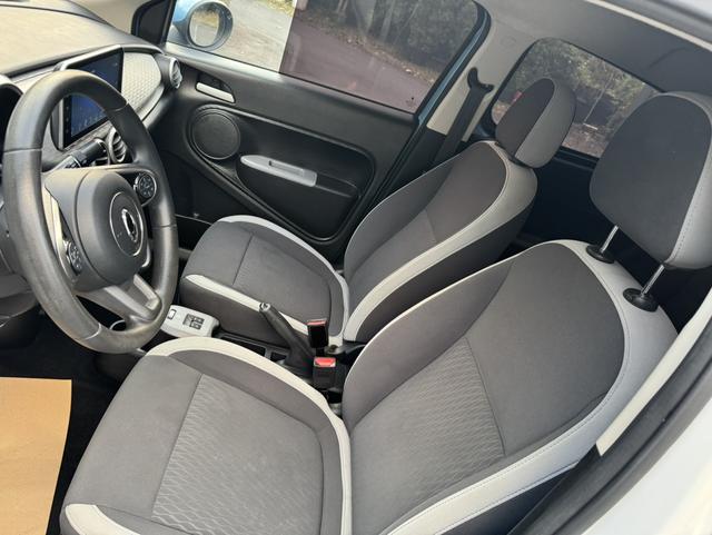 سيارة Oula Black Cat مستعملة موديل 2021، 301 كم، النسخة الأساسية