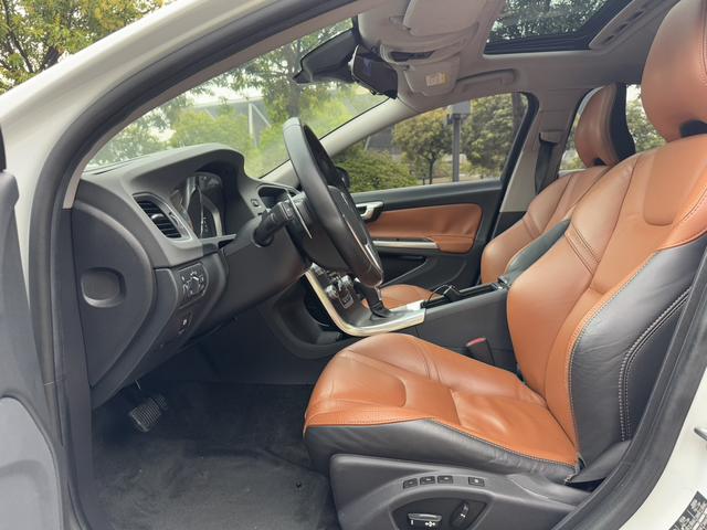 Certificated Pre-Owned Volvo V60 2015 T5 Inscription Edition - u22629711