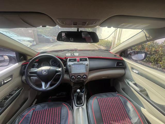 Certificated Used GAC Honda Fengfan Classic 2012 Model 1.5L Manual Elite Edition