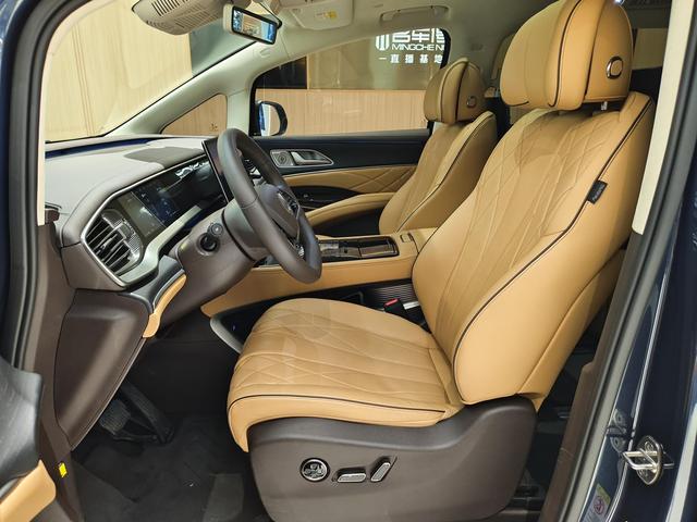 Certificated Pre-Owned Denza D9 DM 2024 Edition 980 4WD Flagship Model -u21888201