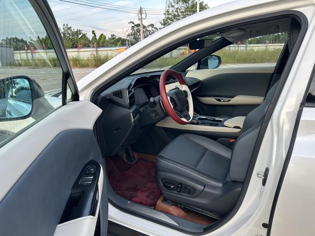 Pre-Owned Lexus RZ 2023 Model 450e DIRECT4 Premium Edition