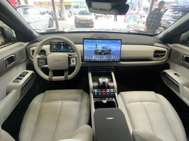 Pre-Owned Titanium 3 2025 Model 501KM Rear-Wheel Drive Max Version