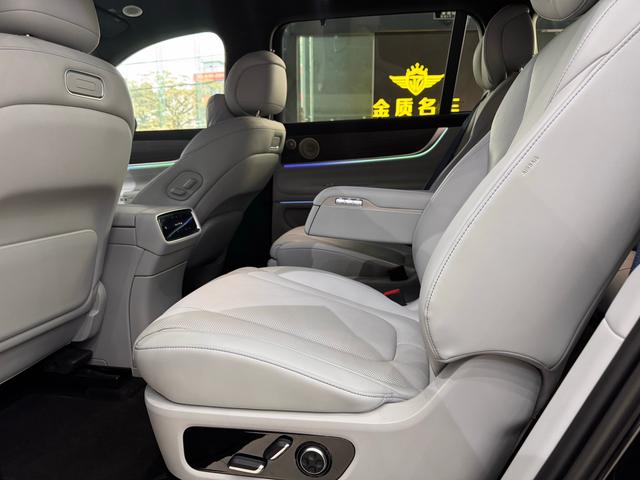 Certificated Pre-Owned Wenjie M9 2024 Extended-Range Max Six-Seater Edition -u22522174