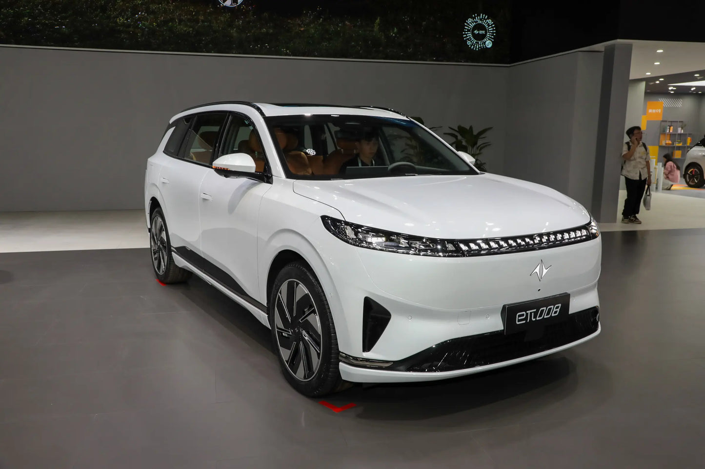 Dongfeng eπ008 - Híbrido REEV