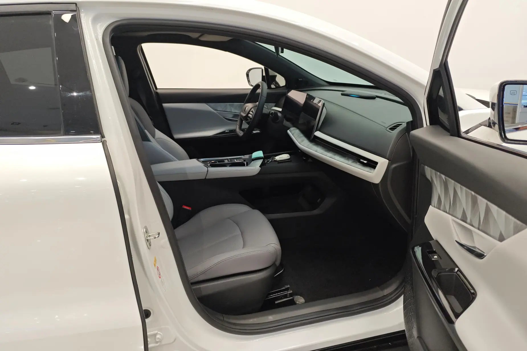 Certificated Pre-Owned Changan UNI-T 2023 Second Generation 1.5T Premium Edition - u21451659