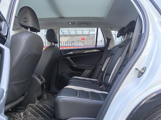 Certificated Pre-Owned 2022 Touareg GTE Luxury Edition -u22692172