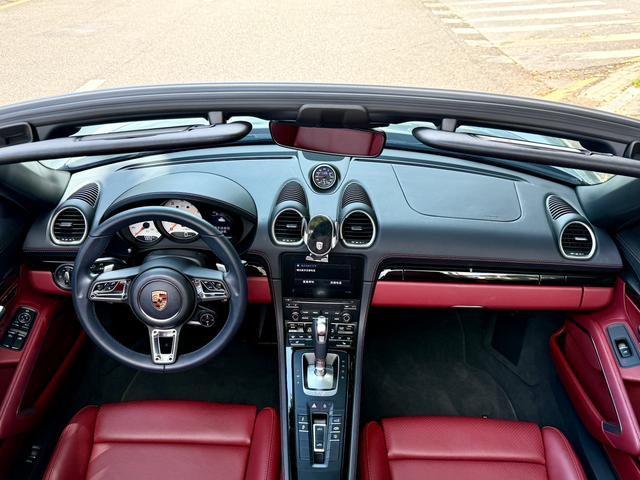 Certificated Pre-Owned Porsche 718 2023 Boxster T - u21088790