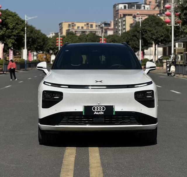 Certificated Pre-Owned XPENG G9 2025 625 Long Range Max