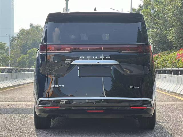 Certificated Pre-Owned Denza D9 DM 2022 970 4WD Flagship Edition -u22348759