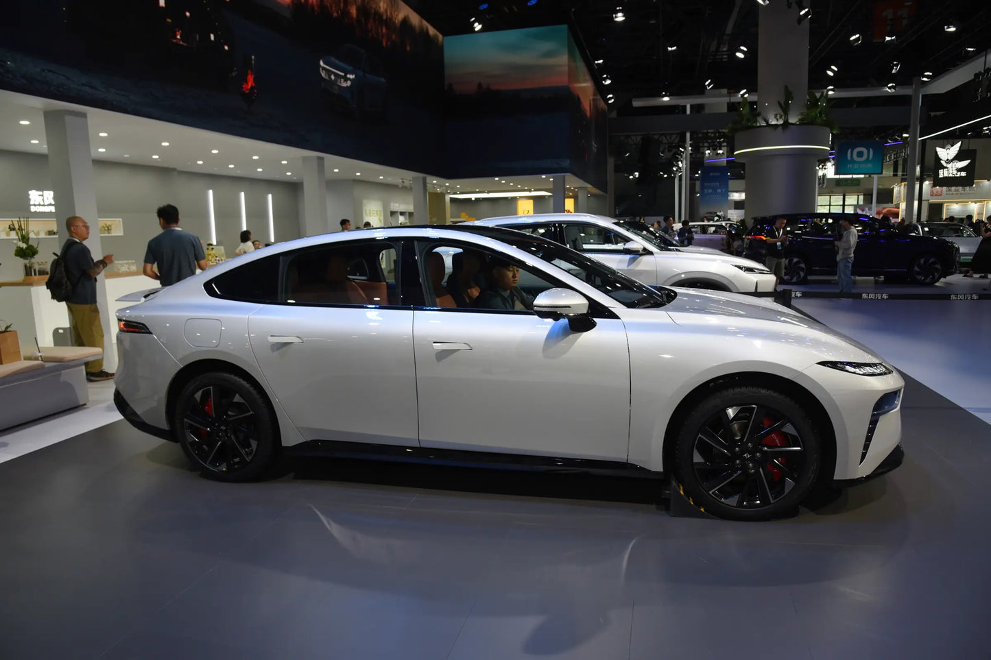 Dongfeng eπ007-Híbrido REEV