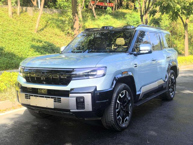 Certificated Pre-Owned Formula Leopard 8 2025 Brave and Wise Flagship Edition 7-Seater -u22105093