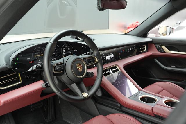 Certificated Pre-Owned Porsche Taycan 2022 Restyled Taycan -u22476499