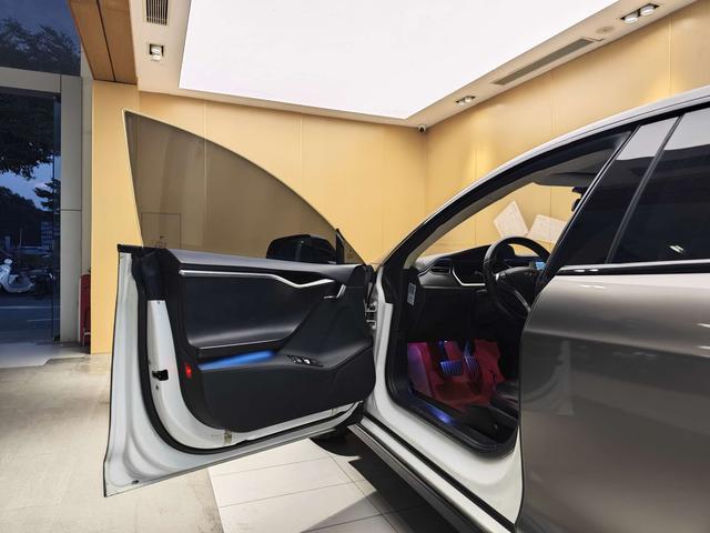 Model S 2014 Version P85