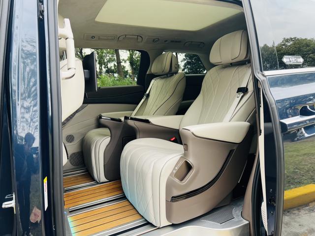 Certificated Pre-Owned Denza D9 DM 2022 Edition 970 4WD Flagship