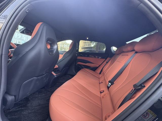 Pre-Owned Seal 2025 Model 650 Long-Range Version