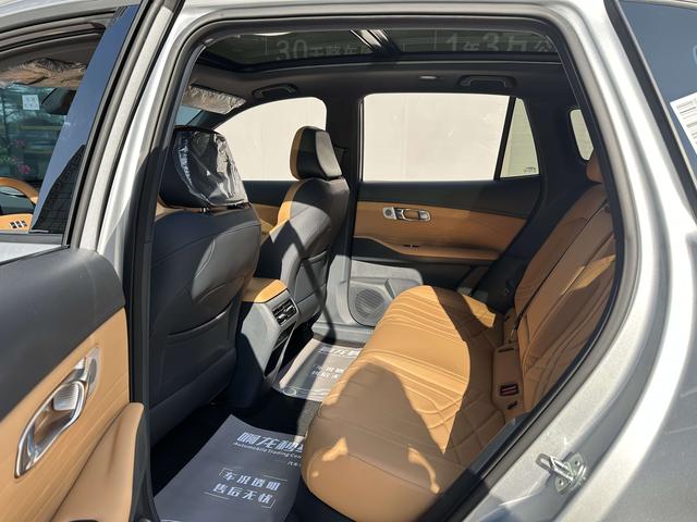 Certificated Pre-Owned Geely Galaxy Starship 7 EM-i 2025 Edition 55KM Exploration Version