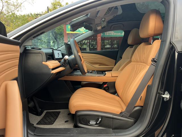 Certificated Pre-Owned Geely Galaxy Xingyao 8 PHEV 2025 Edition 130km EM-i Prestige Version -u21901431