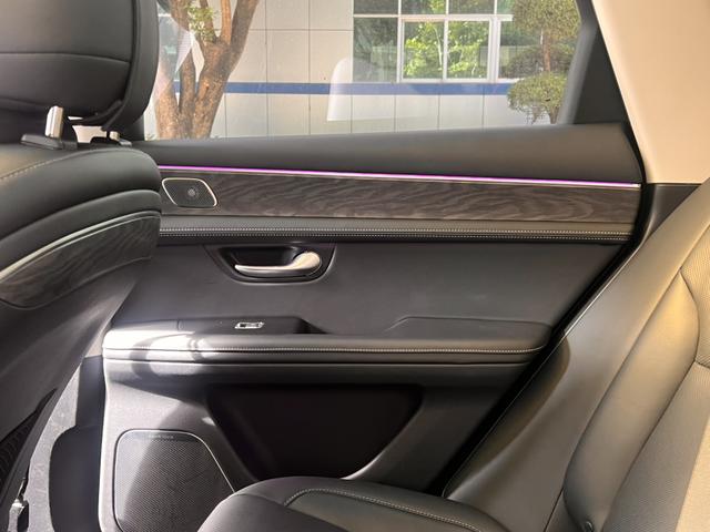 Pre - Owned 2022 AITO M5 Extended - Range 4WD Premium Edition