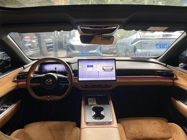 Certificated Pre-Owned Mazda EZ-6 2024 Extended Range 200 Premium Edition -u22671591