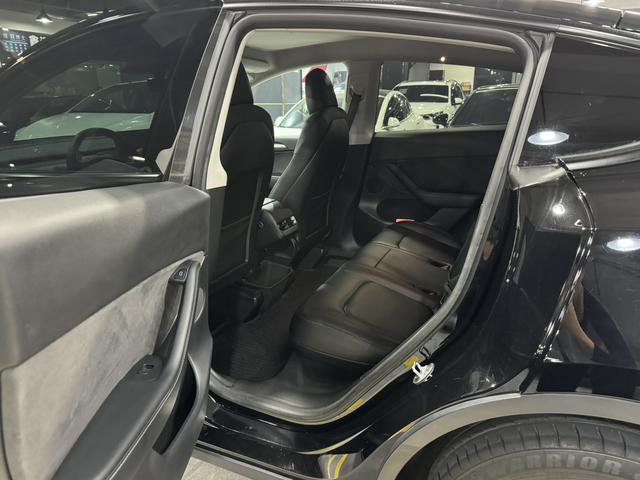 Pre-Owned Tesla Model Y 2022 Rear-Wheel Drive Version