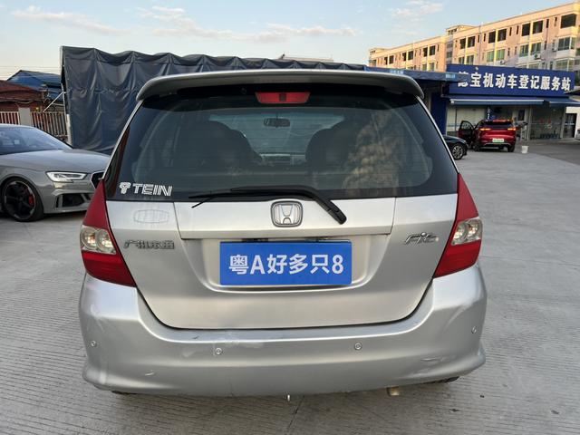 Honda Fit d'occasion certifiée, année 2004, 1,5 L, boîte manuelle - u21653630