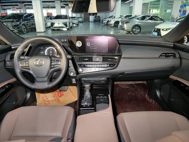 Certificated Pre-Owned Lexus ES 2021 Model 200 Premium Edition - u22697987