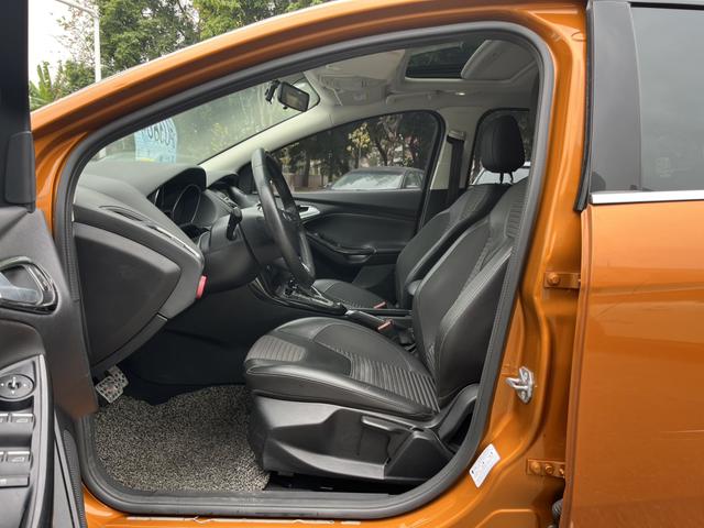 Certificated Pre-Owned Ford Focus 2015 Hatchback EcoBoost 180 Automatic Elite Edition - u22640542