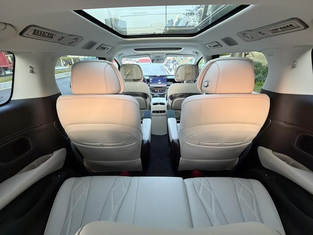 Certificated Pre-Owned Denza D9 DM 2025 Intelligent Driving Edition 1020 4WD Premium Version -u22439870