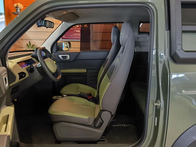 Certificated Pre-Owned Panda 2024 200km Panda Knight -u22495042