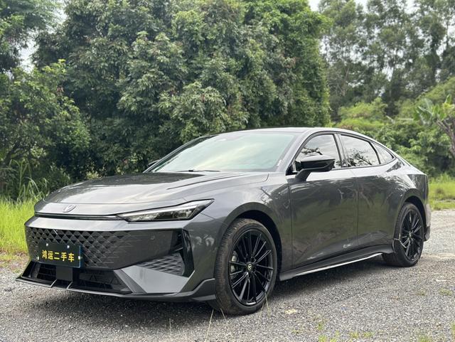 Certificated Pre-Owned Changan UNI-V 2024 1.5T Premium Sport Edition - u22146405