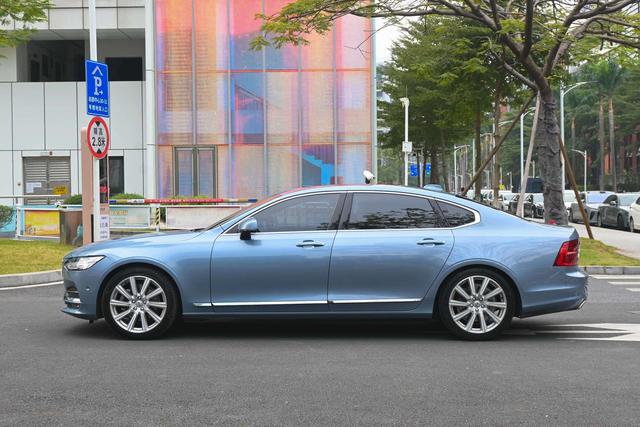 Certificated Pre-Owned Volvo S90 2018 T5 Inscription - u22059636