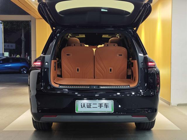 Pre-Owned Li L8 2024 Ultra Version