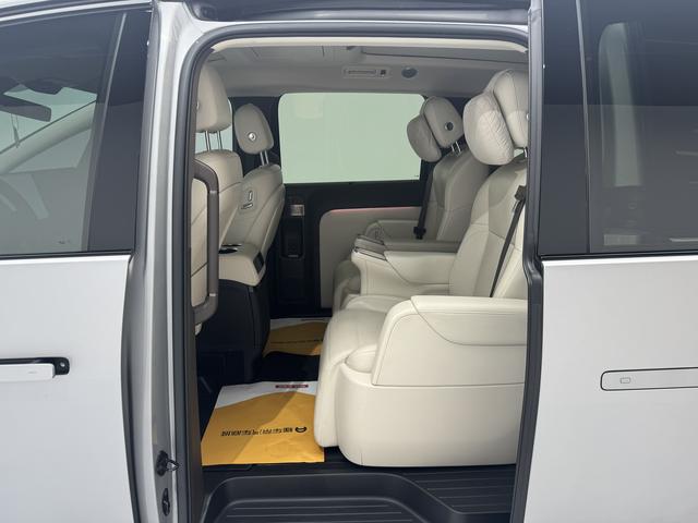 Certificated Pre-Owned Li Auto MEGA 2024 Ultra Edition