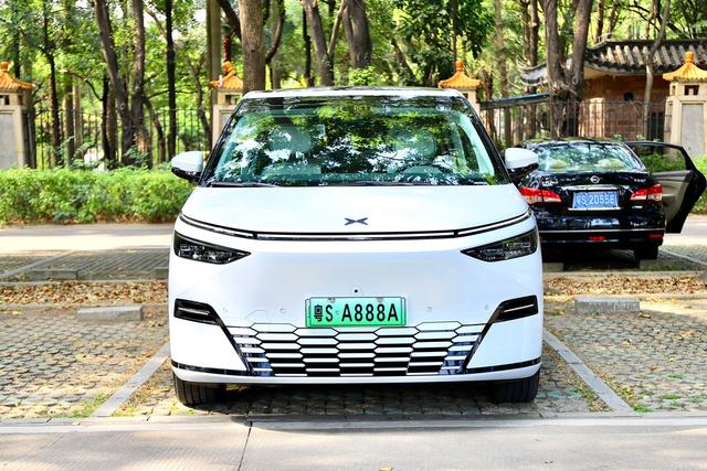 Certificated Pre-Owned XPENG X9 2025 All-Electric 650 Long Range Max-u22131106