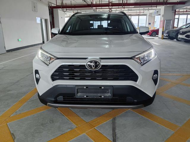 Certificated Pre-Owned RAV4 Rongfang 2021 2.0L CVT Four-wheel Drive Fashion Plus Edition - u22232164