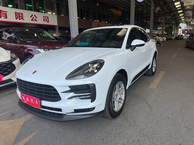 Certificated Pre-Owned 2018 Porsche Macan 2.0T - u22436185